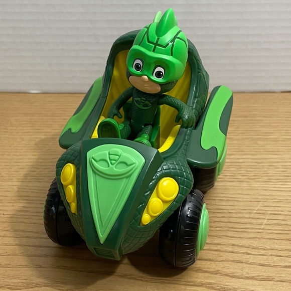 PJ Masks Hero Blast Vehicle Car and Green Gekko Action Figure Play Set Toy - Picture 5 of 9